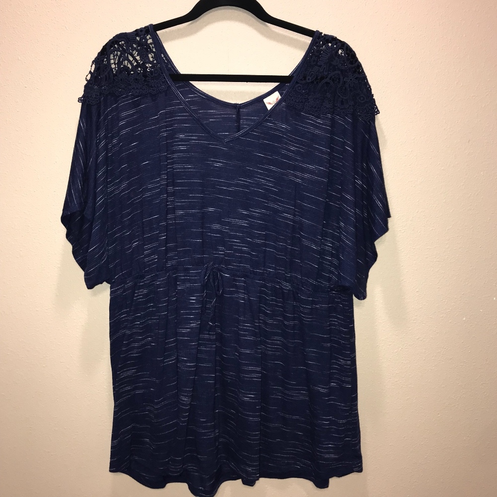 Tunic with lace shoulders and drawstring waist